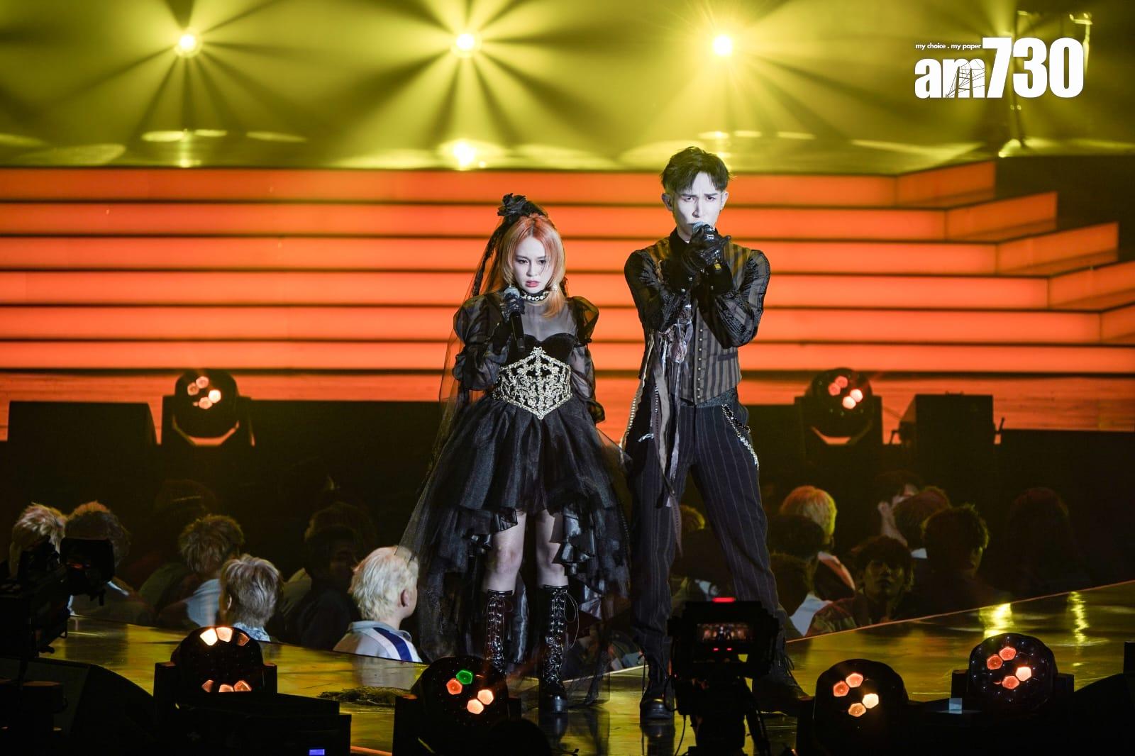 馬來西亞的Ash與同鄉龔允柯合唱《我們的愛》。