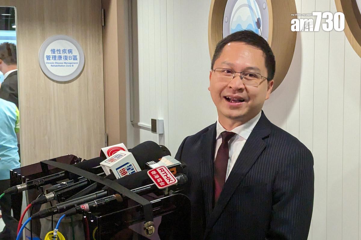 朱立威稱,地區組織在關愛隊成立前後均無間斷與地區康健中心合作。(羅庸軒攝)