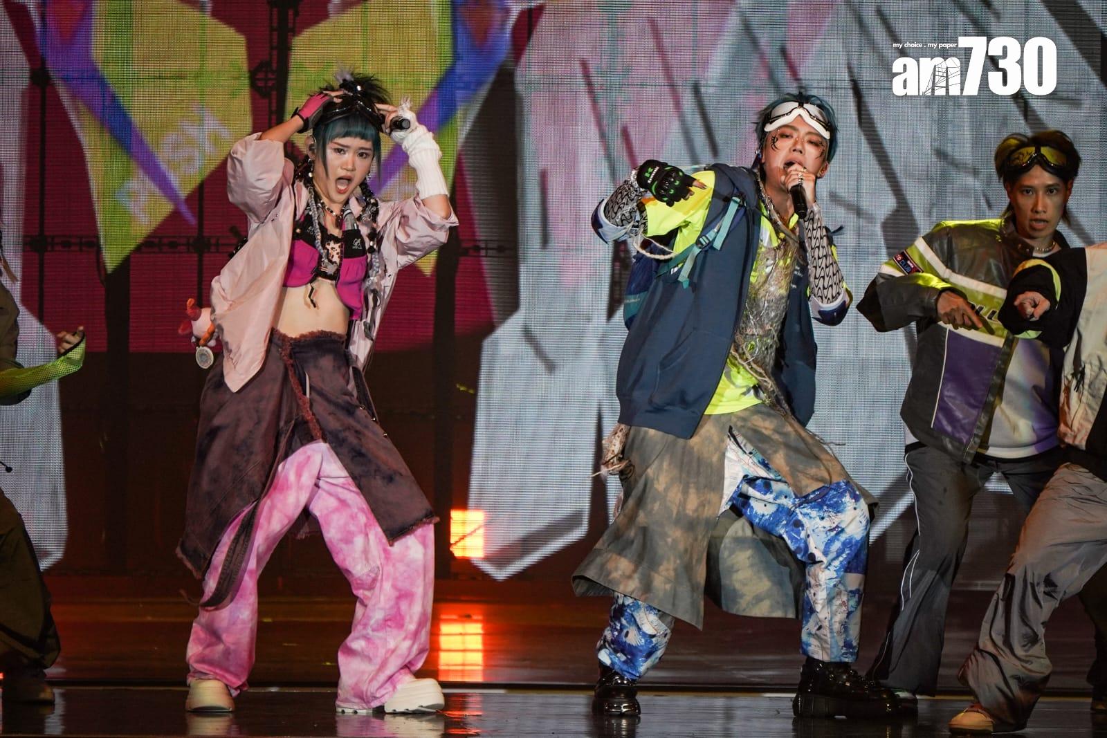 KC與女友Win Win以情侶檔上陣,跳唱原創歌《Wake it up》。