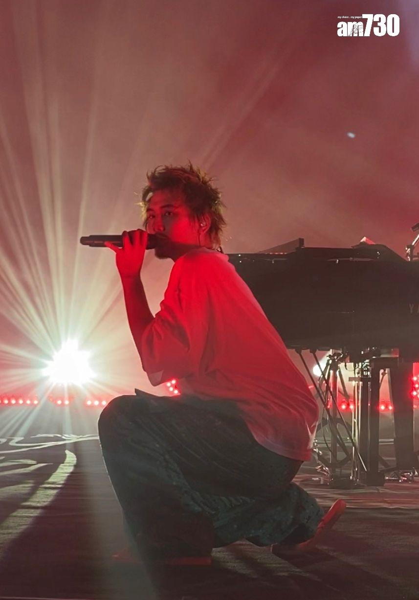 藤井風獻唱連串首本名曲。