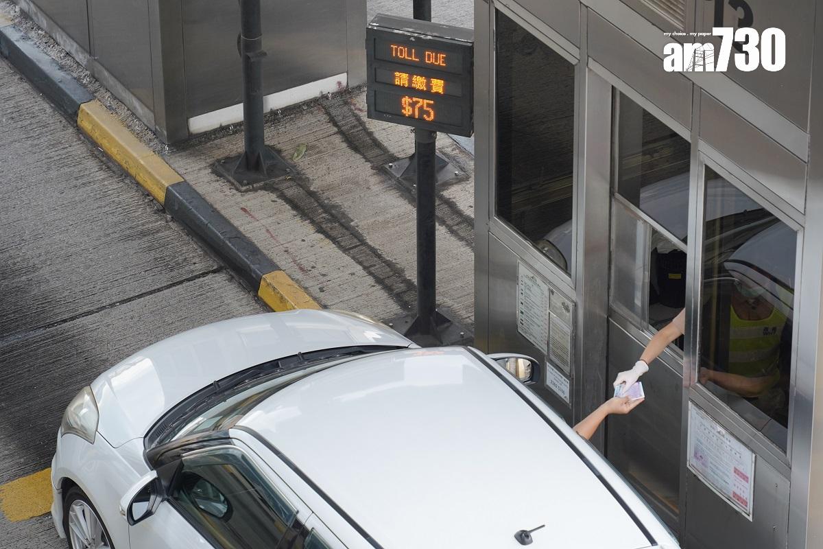 政府8月2日收回西隧後,將於3條過海隧道實施「三隧分流」,調整私家車、的士等車種的隧道費。(資料圖片/李睿哲攝)