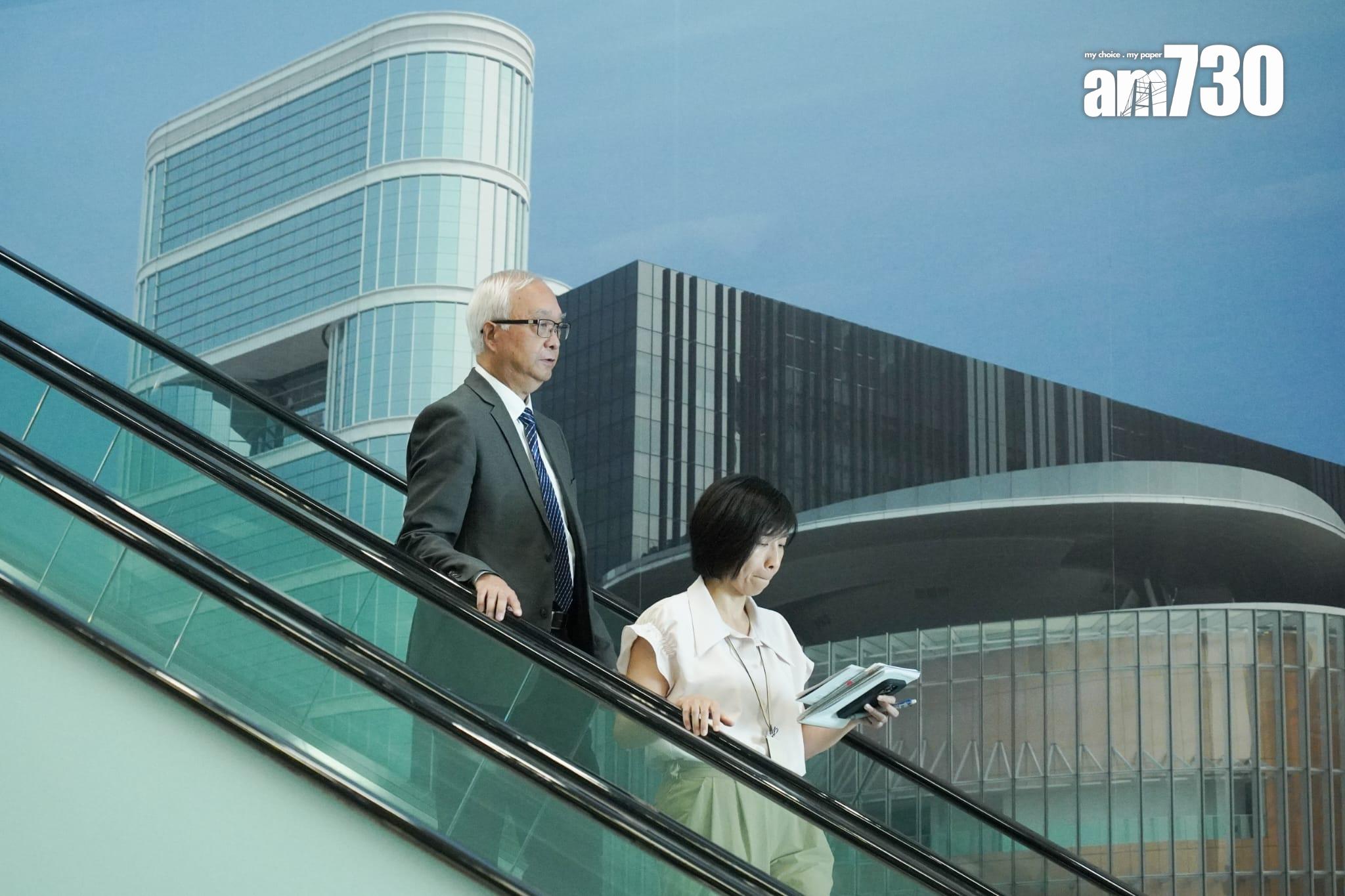 謝展寰表示,有關禁令暫時無相關時間表。(李睿哲攝)