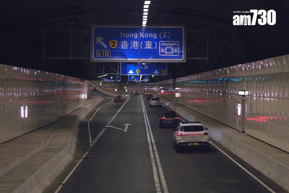 本港絕大部分隧道路段均為雙白線,管道內不准換綫。(資料圖片/陳奕釗攝)