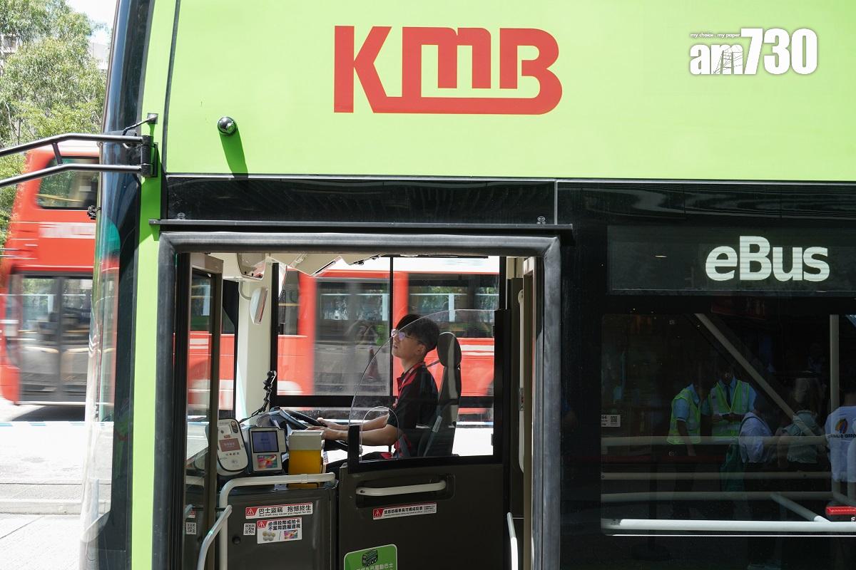 九巴首批引入的純電動雙層巴士率先服務安達臣道發展區。(資料圖片/李睿哲攝)