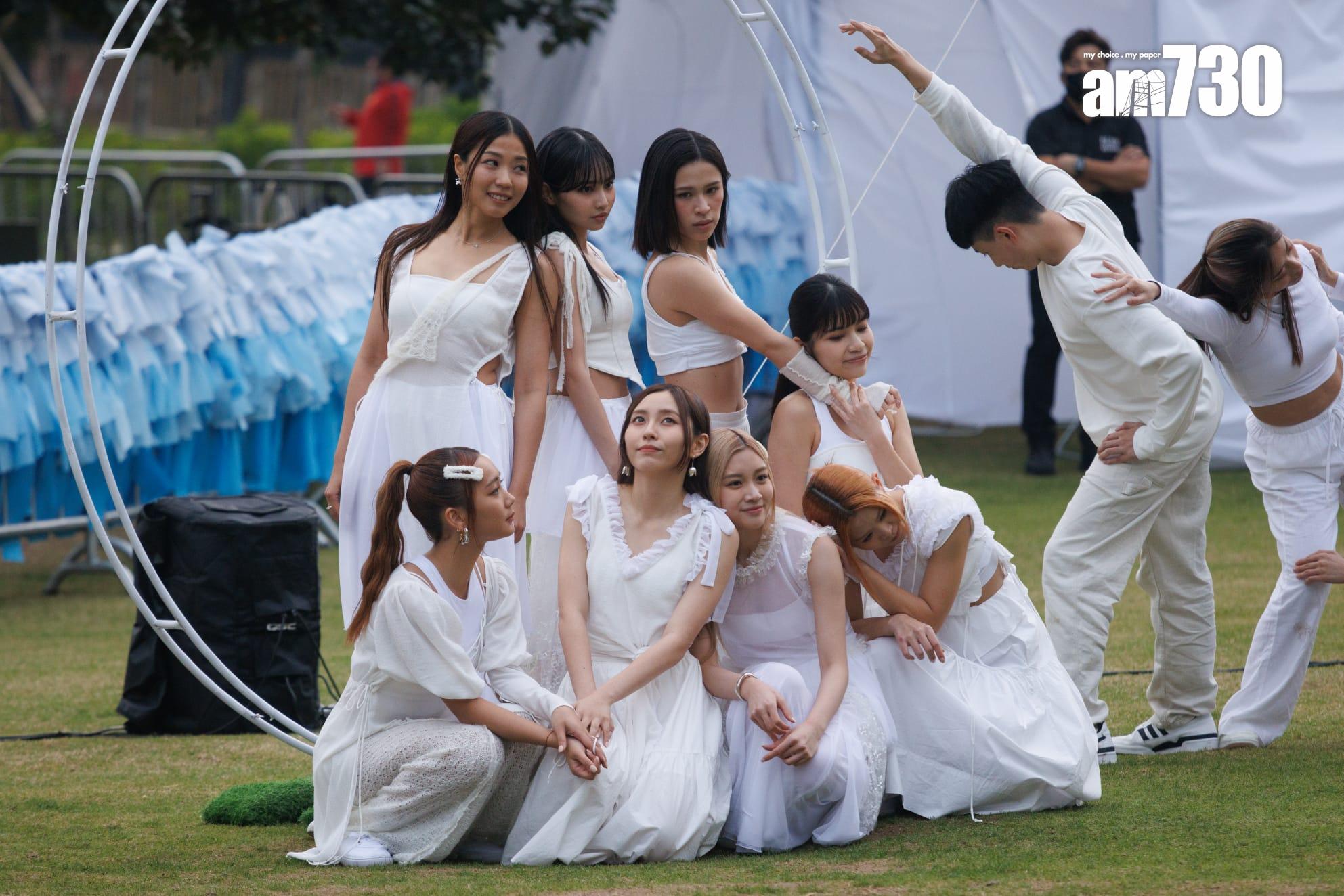 COLLAR最後一次以八人團隊形式現身,是今年初的出道一周年活動。