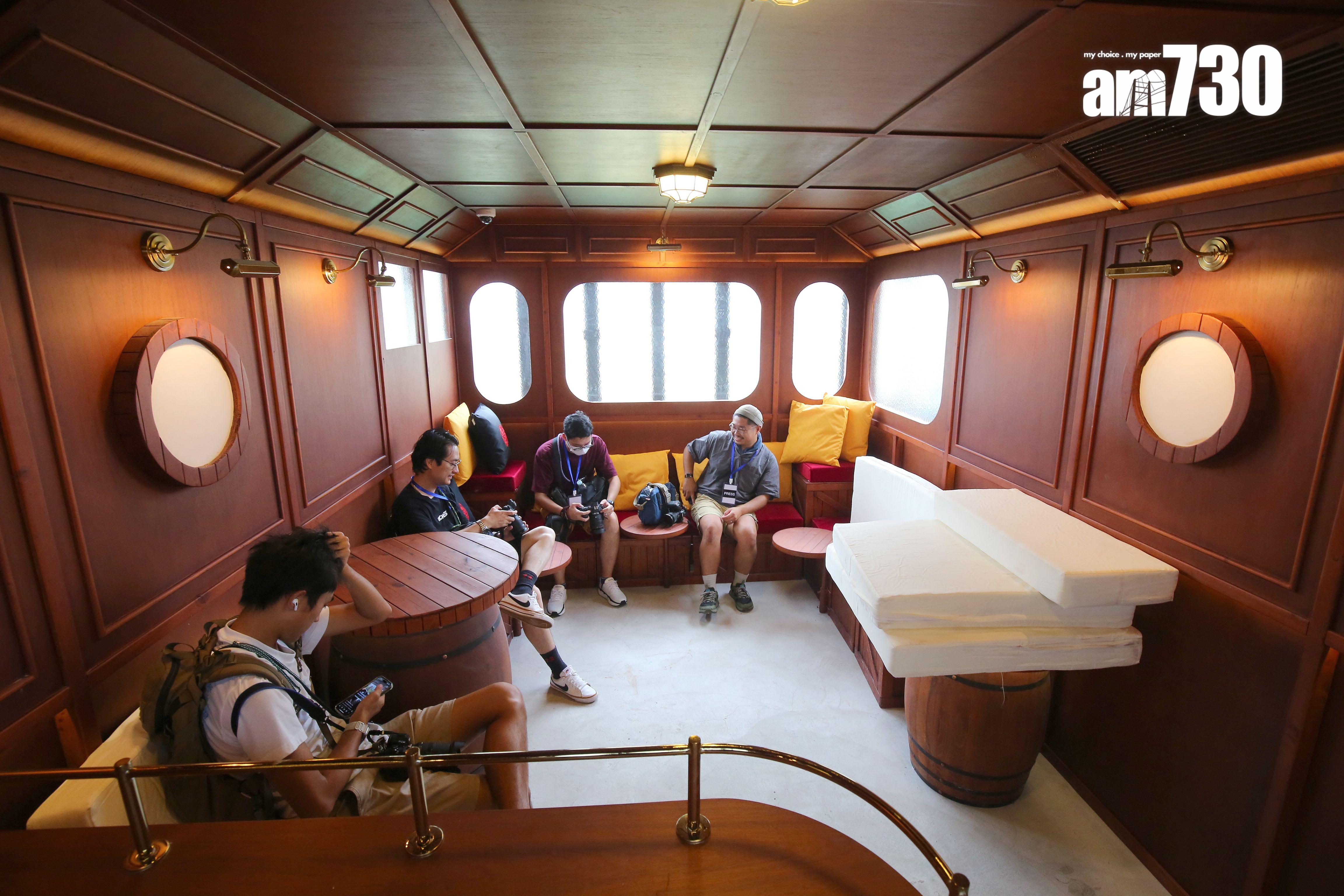 張保仔觀景台內外都設有座位供大家休息兼打卡。