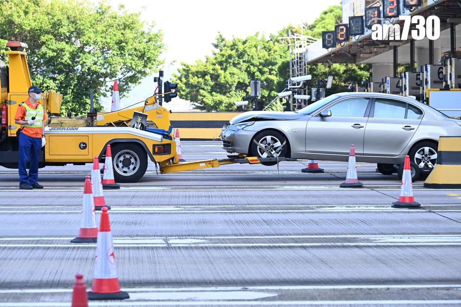 三隧分流|林世雄:經西隧的士較以往多五成 西隧有私家車撞收費亭