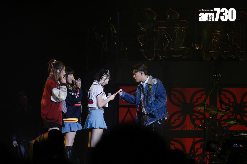 女團Lolly Talk擔任《拉闊音樂會DJ/MC》嘉賓,與MC張天賦又跳又唱。