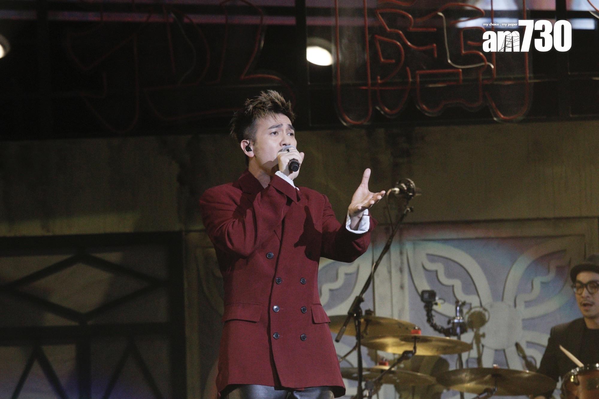 Dear Jane在《拉闊音樂會DJ/MC》唱出多首耳熟能詳的歌曲。