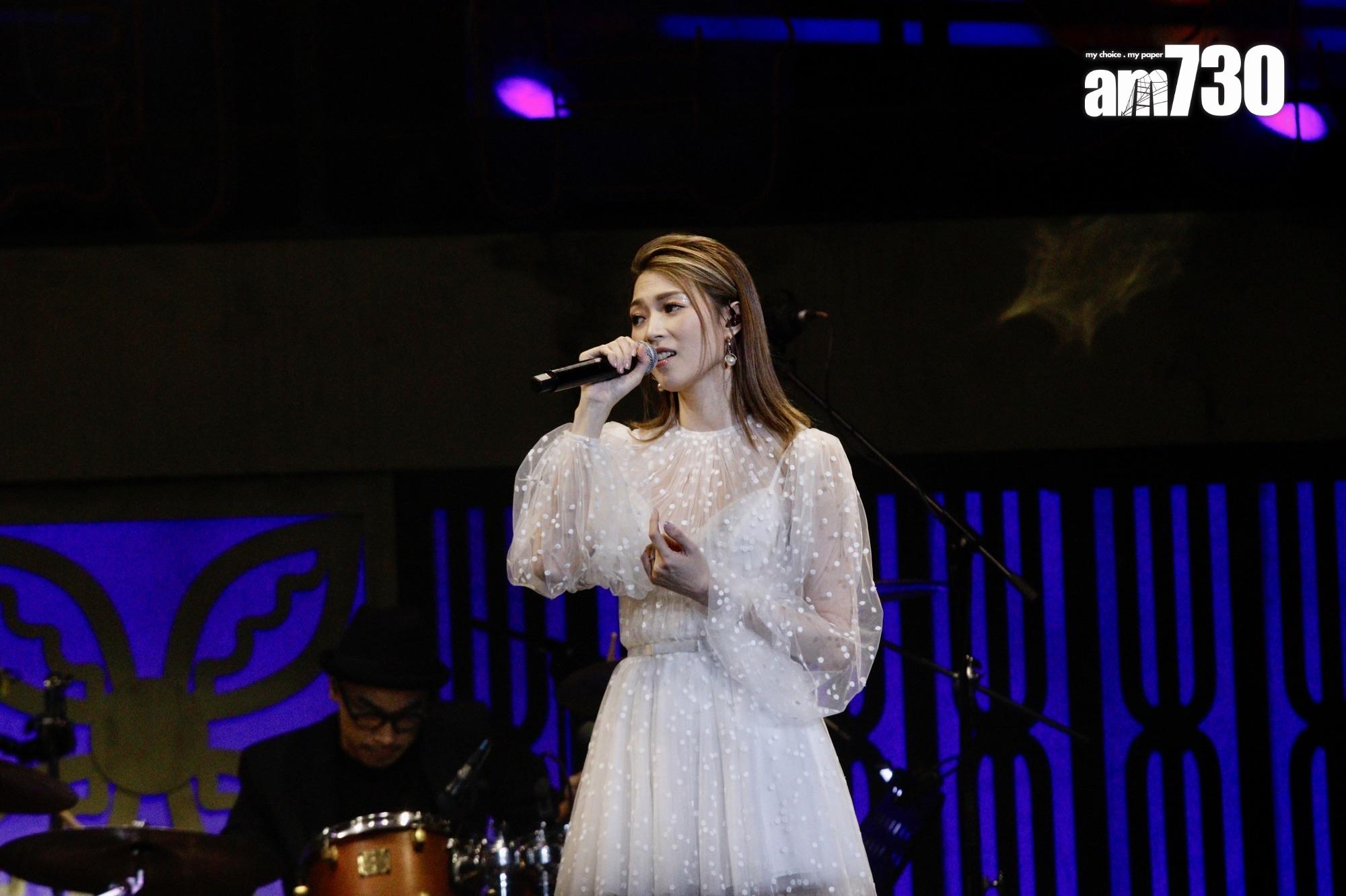 Dear Jane請來連詩雅擔任《拉闊音樂會DJ/MC》嘉賓,合唱《到此為止》。