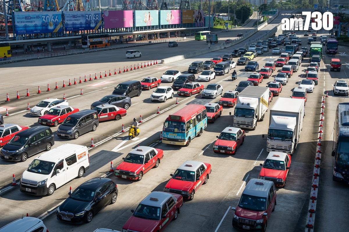 的士過海隧道費劃一25元後,使用西隧的的士量明顯增加。(資料圖片/陳奕釗攝)