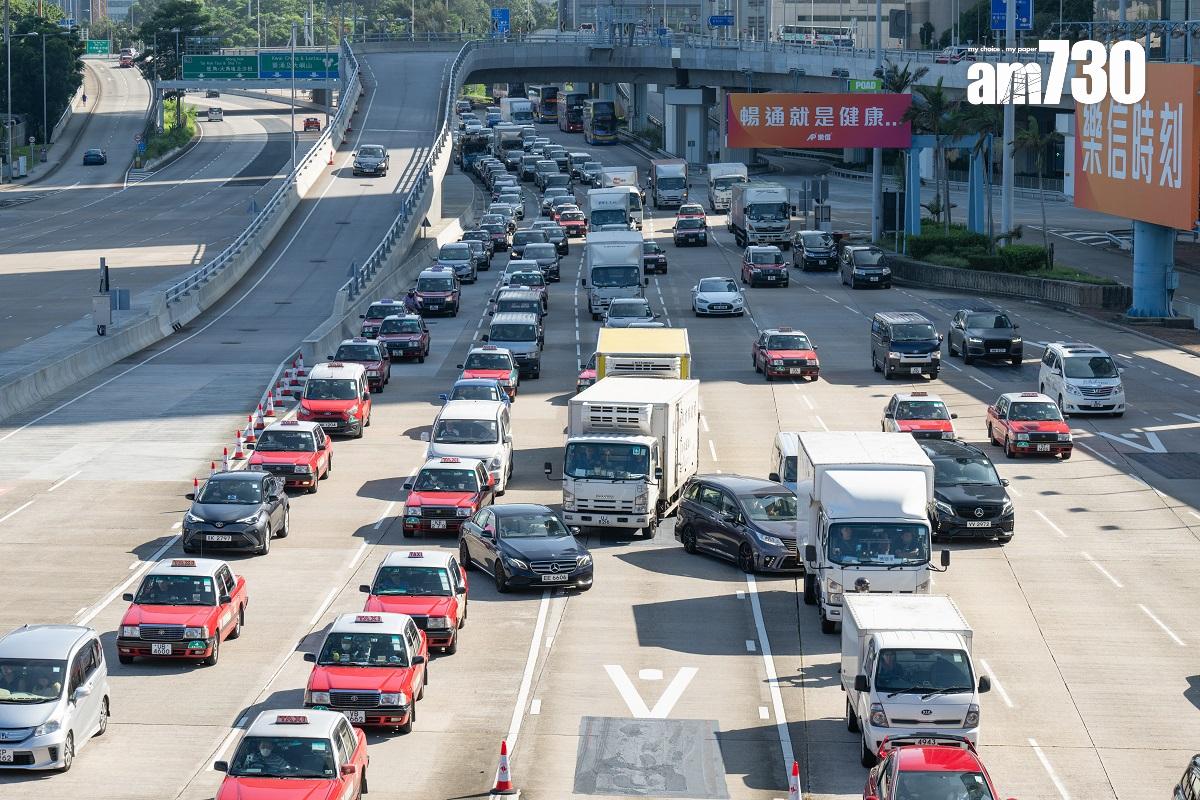 的士過海隧道費劃一25元後,使用西隧的的士量明顯增加。(資料圖片/陳奕釗攝)