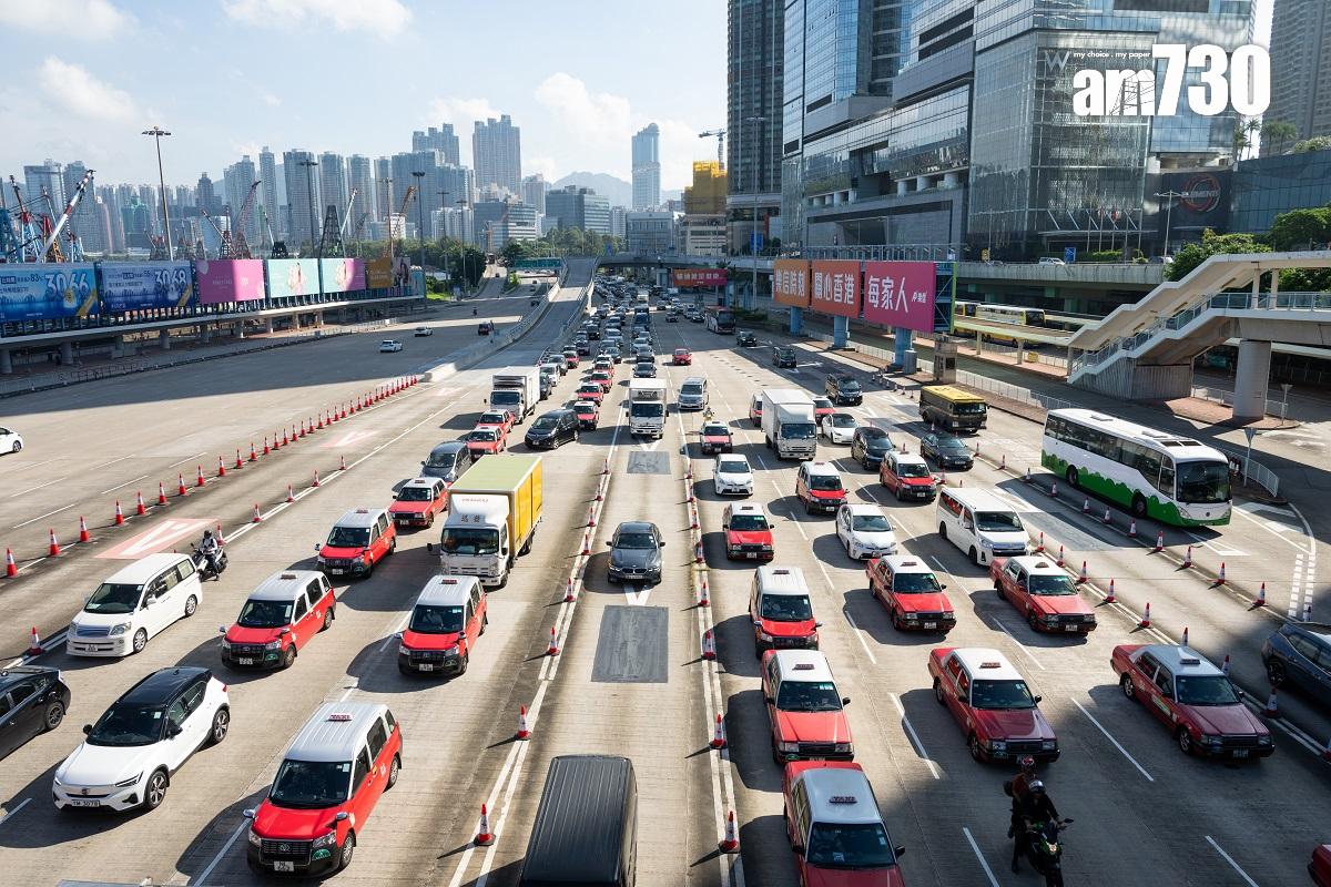 的士過海隧道費劃一25元後,使用西隧的的士量明顯增加。(資料圖片/陳奕釗攝)