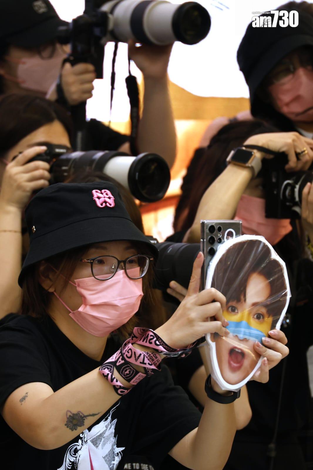 Anson Lo盧瀚霆今日於觀塘出席代言活動,大批粉絲到場支持。(林俊源攝)