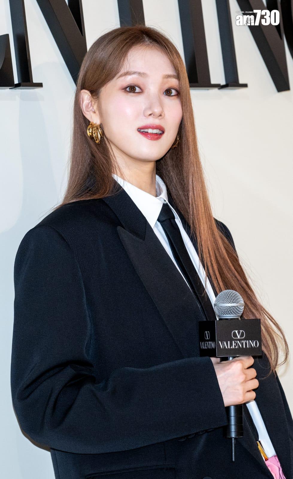 韓國女神李聖經相隔6年再來港,大騷長腿派心心。(陳奕釗攝)