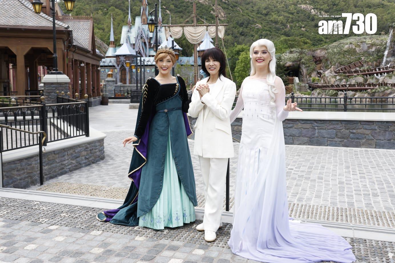 Do姐很開心能與《魔雪奇緣》真人公主Elsa和Anna見面。(林俊源攝)