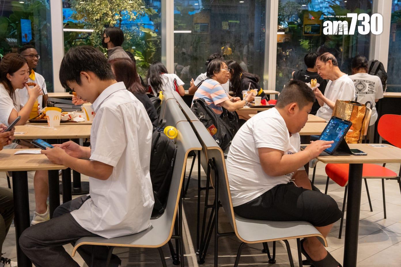 衞生署提醒學生採取措施保護視力。(陳奕釗攝)