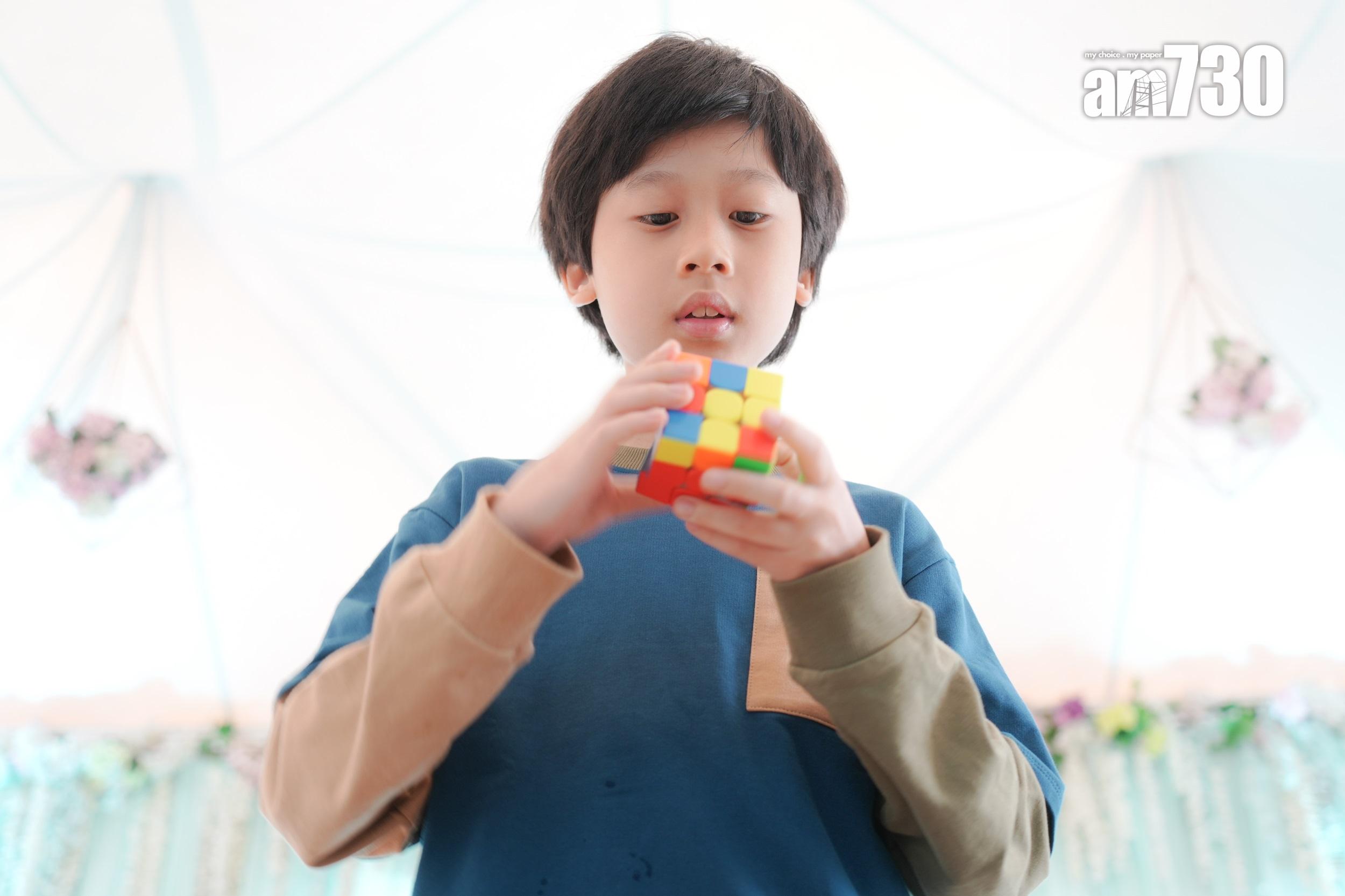 陳諾霆自小學打鼓,其父親曾為謝家琪演唱會擔任樂手。(李睿哲攝)