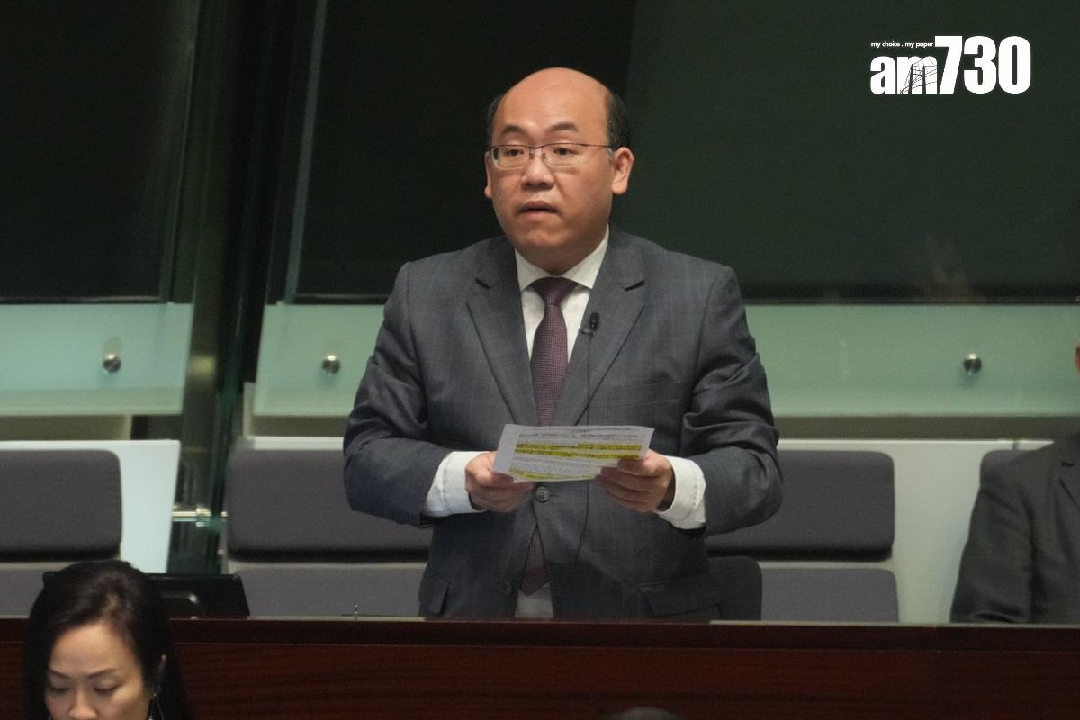 周文港關注港府會否盡快在高鐵西九龍站實施「兩地一檢」。(資料圖片/陳奕釗攝)