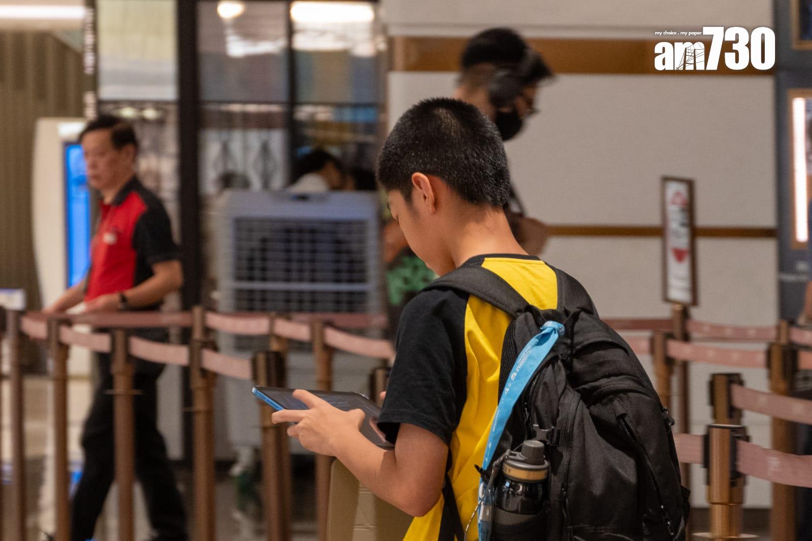 衞生署提醒學生採取措施保護視力。(陳奕釗攝)