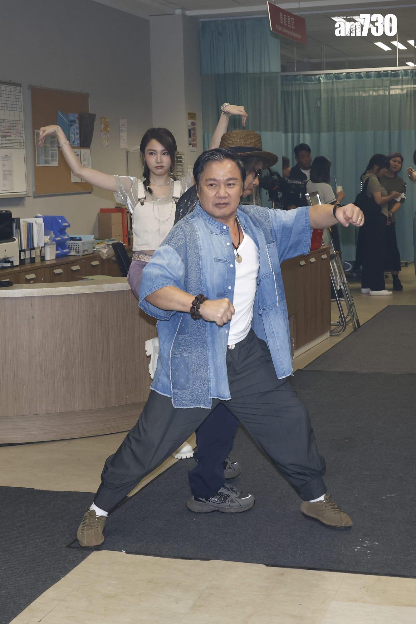 羅莽大擺功夫甫士。 (林俊源)