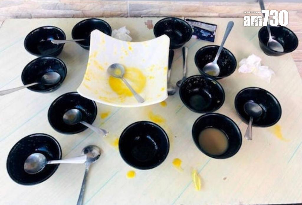 12食客湧入客滿甜品店 大搖大擺分享1碗芒果冰,事後桌子布滿大大小小的芒果汁液痕跡(圖片來源:Dcard討論區)