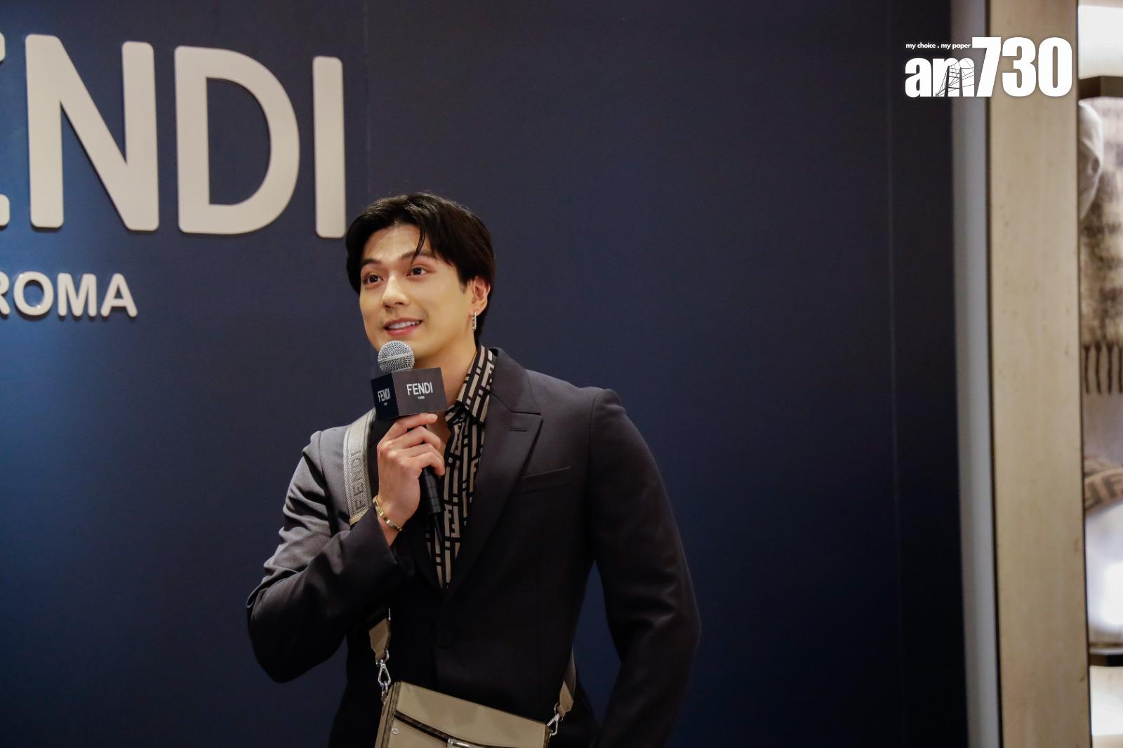 真劍佑把身上大褸脫下再接受訪問。