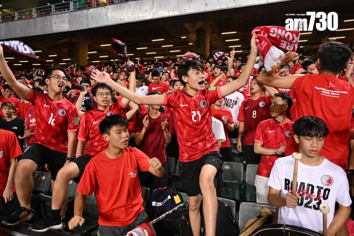 世界盃外圍賽,紅色球衣的港隊今晚在香港大球場迎戰不丹。(陳奕釗攝)
