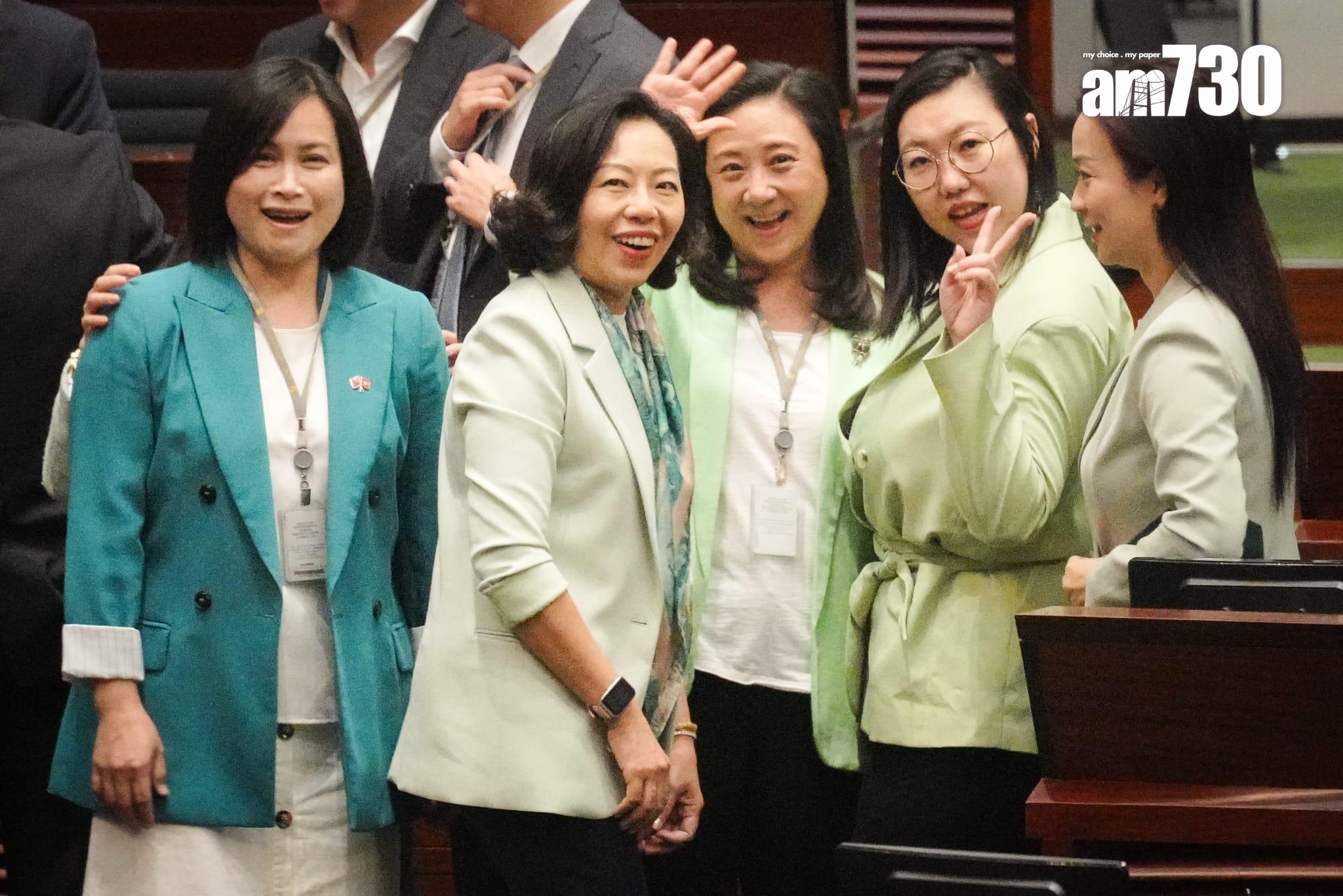 施政報告2023|李家超出席立法會施政報告答問會(李睿哲攝)