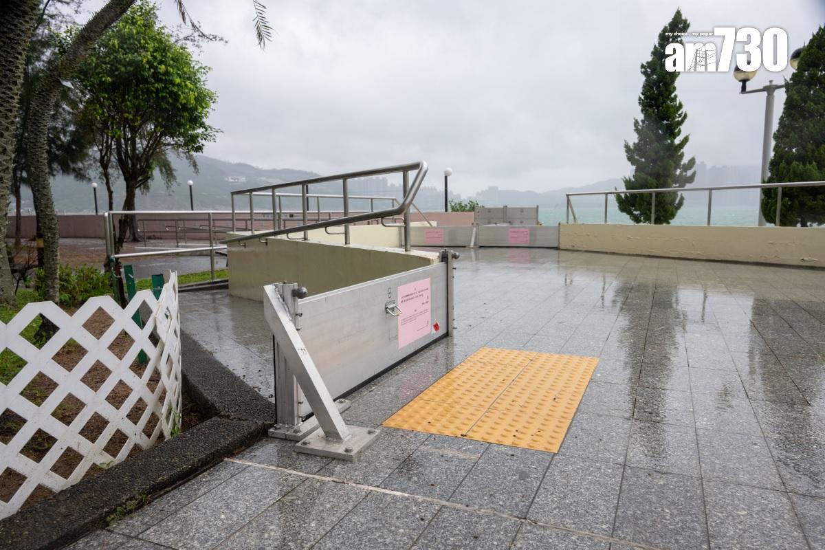 颱風小犬10月8日襲港期間杏花邨的情況。(資料圖片/陳奕釗攝)