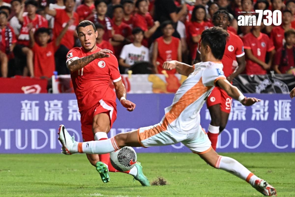 世界盃外圍賽,紅色球衣的港隊今晚在香港大球場迎戰不丹。(陳奕釗攝)