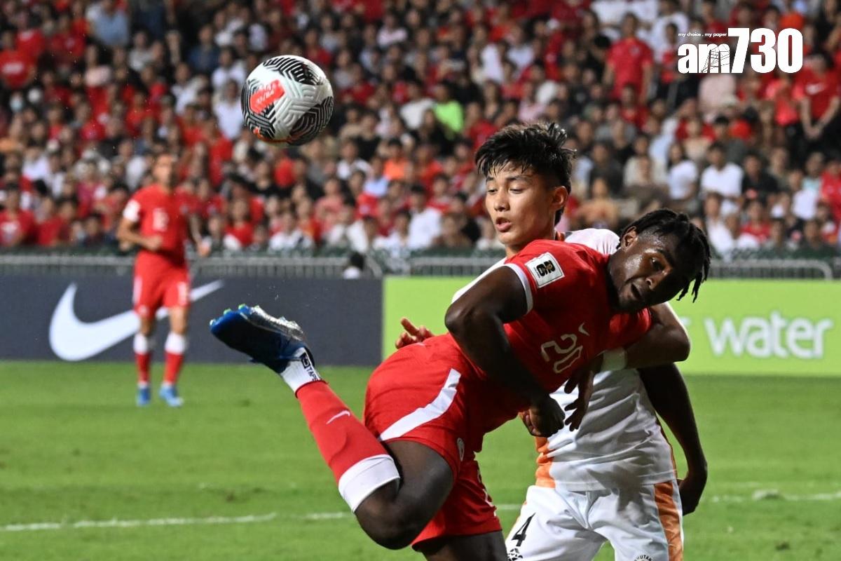 世界盃外圍賽,紅色球衣的港隊今晚在香港大球場迎戰不丹。(陳奕釗攝)