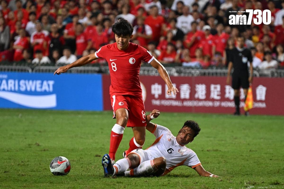 世界盃外圍賽,紅色球衣的港隊今晚在香港大球場迎戰不丹。(陳奕釗攝)