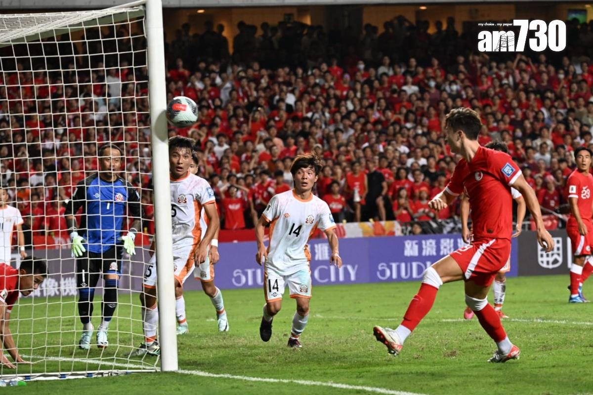 世界盃外圍賽,紅色球衣的港隊今晚在香港大球場迎戰不丹。(陳奕釗攝)
