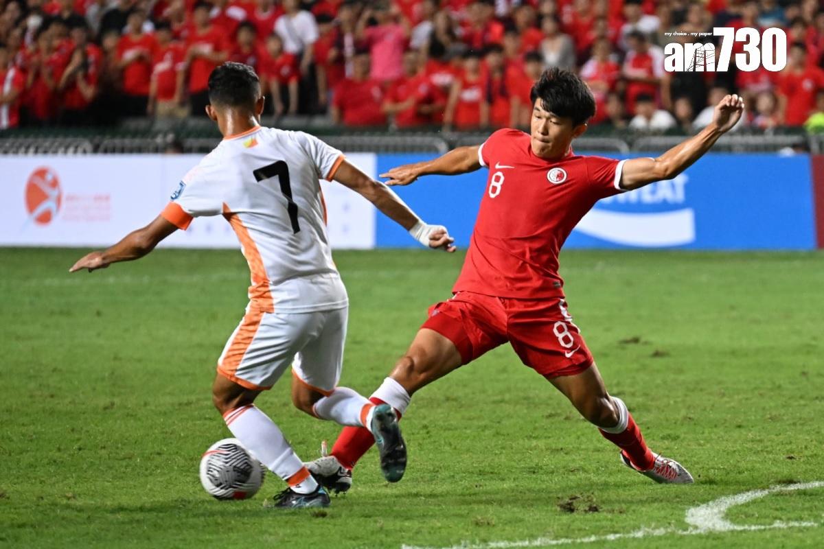 世界盃外圍賽,紅色球衣的港隊今晚在香港大球場迎戰不丹。(陳奕釗攝)