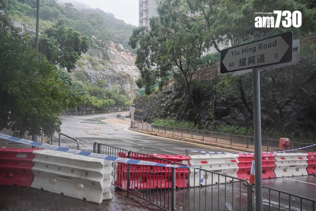 筲箕灣耀興道在9月一場世紀暴雨後,發生嚴重山泥傾瀉。(資料圖片/李睿哲攝)