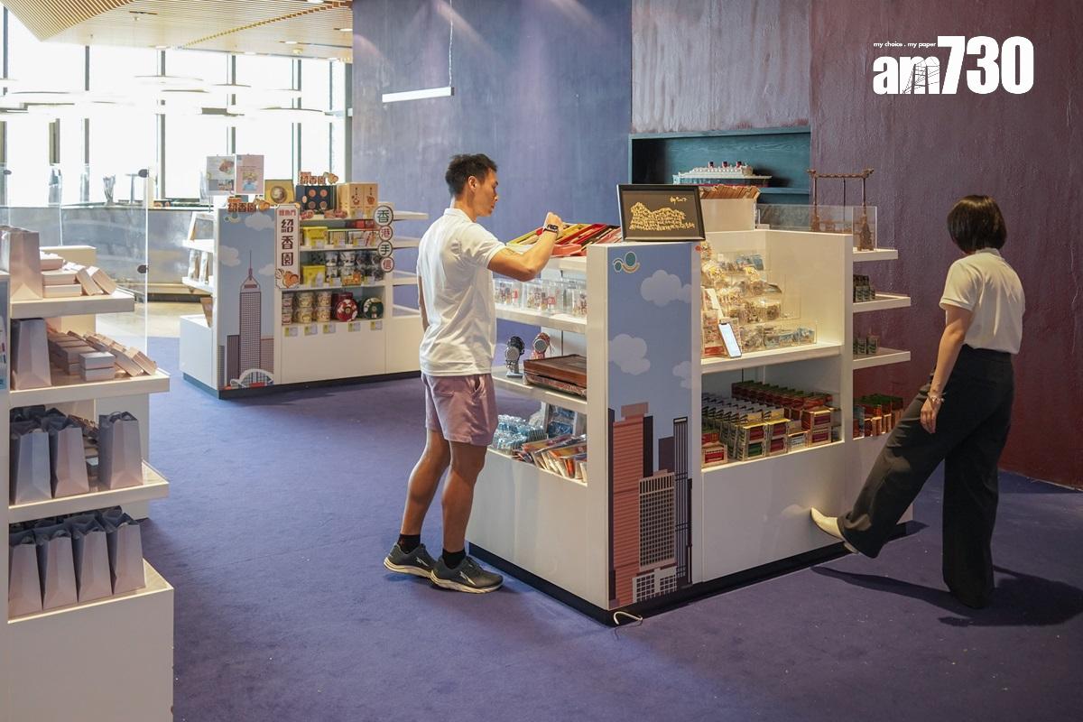 當局相信,在郵輪碼頭增加更多商業活動,對本港發展郵輪旅遊產業有正面作用。(資料圖片/李睿哲攝)