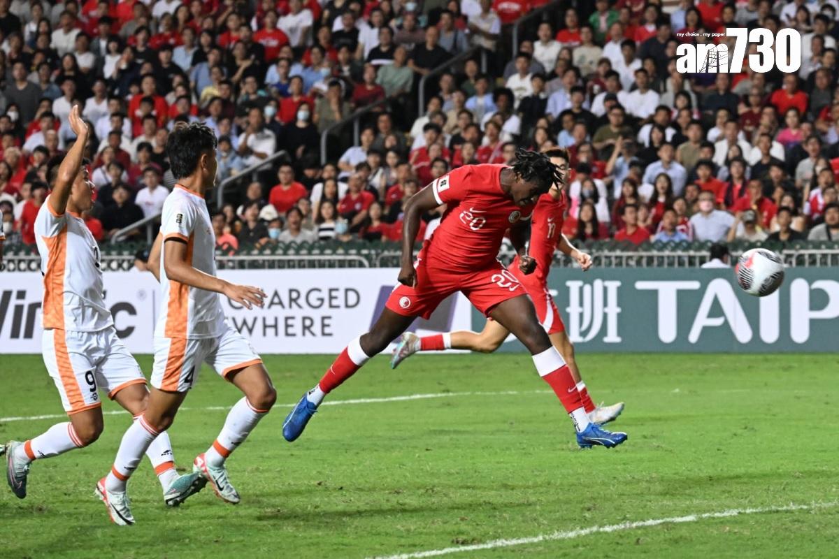 世界盃外圍賽,紅色球衣的港隊今晚在香港大球場迎戰不丹。(陳奕釗攝)