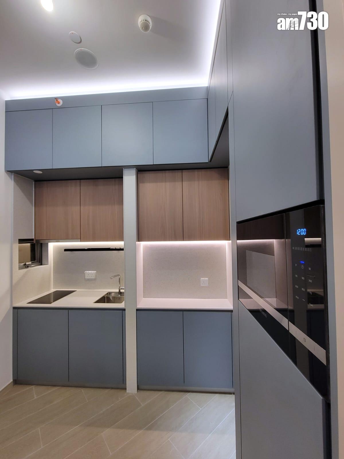 曉柏峰示範單位|411呎兩房直擊 3.5米特高樓底+「三合一」露台設計 別具空間感|多圖