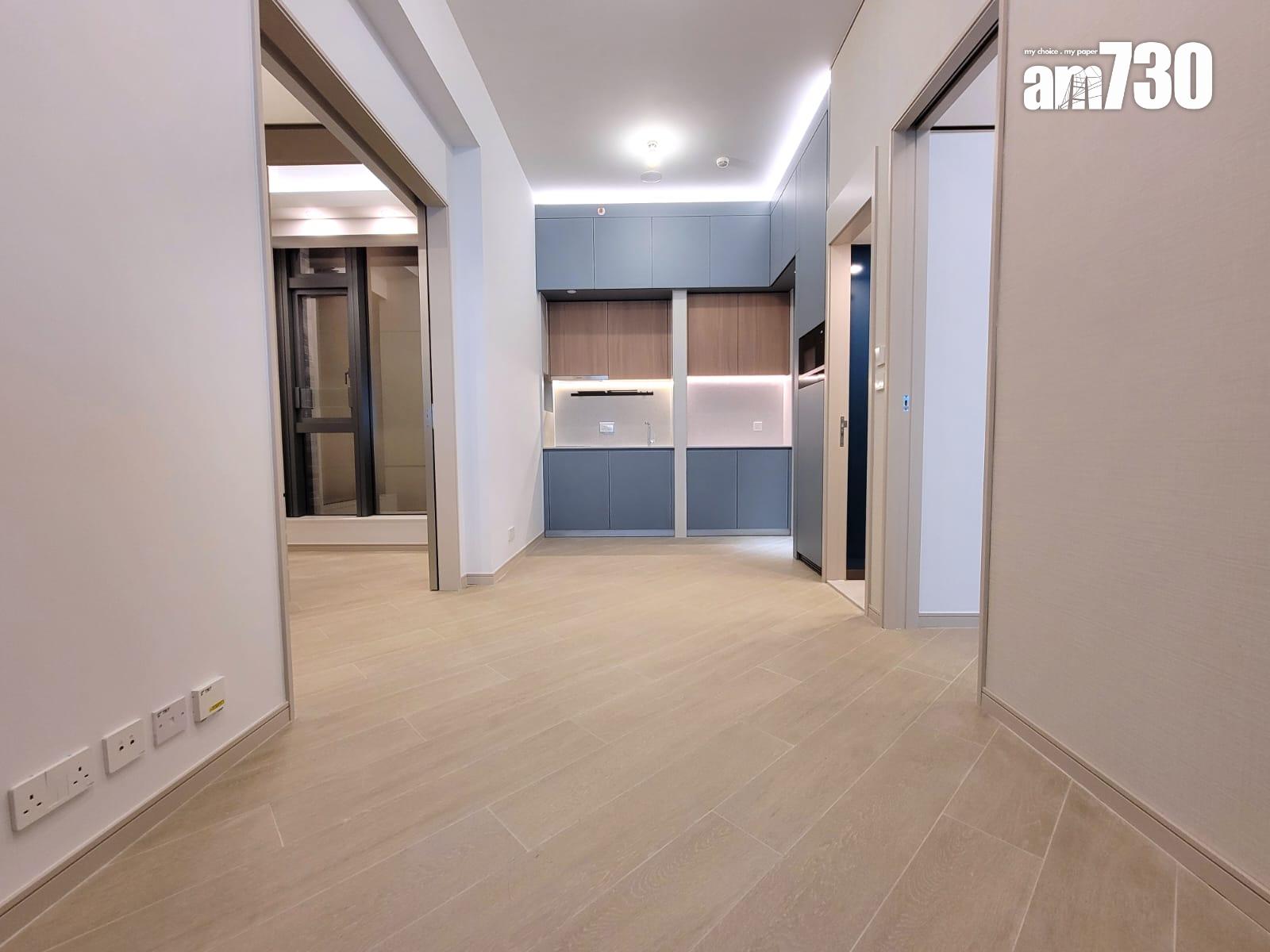 曉柏峰示範單位|411呎兩房直擊 3.5米特高樓底+「三合一」露台設計 別具空間感|多圖