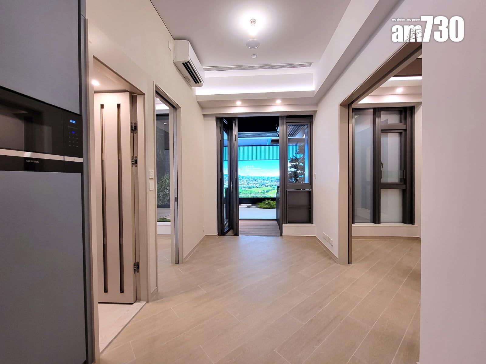 曉柏峰示範單位|411呎兩房直擊 3.5米特高樓底+「三合一」露台設計 別具空間感|多圖