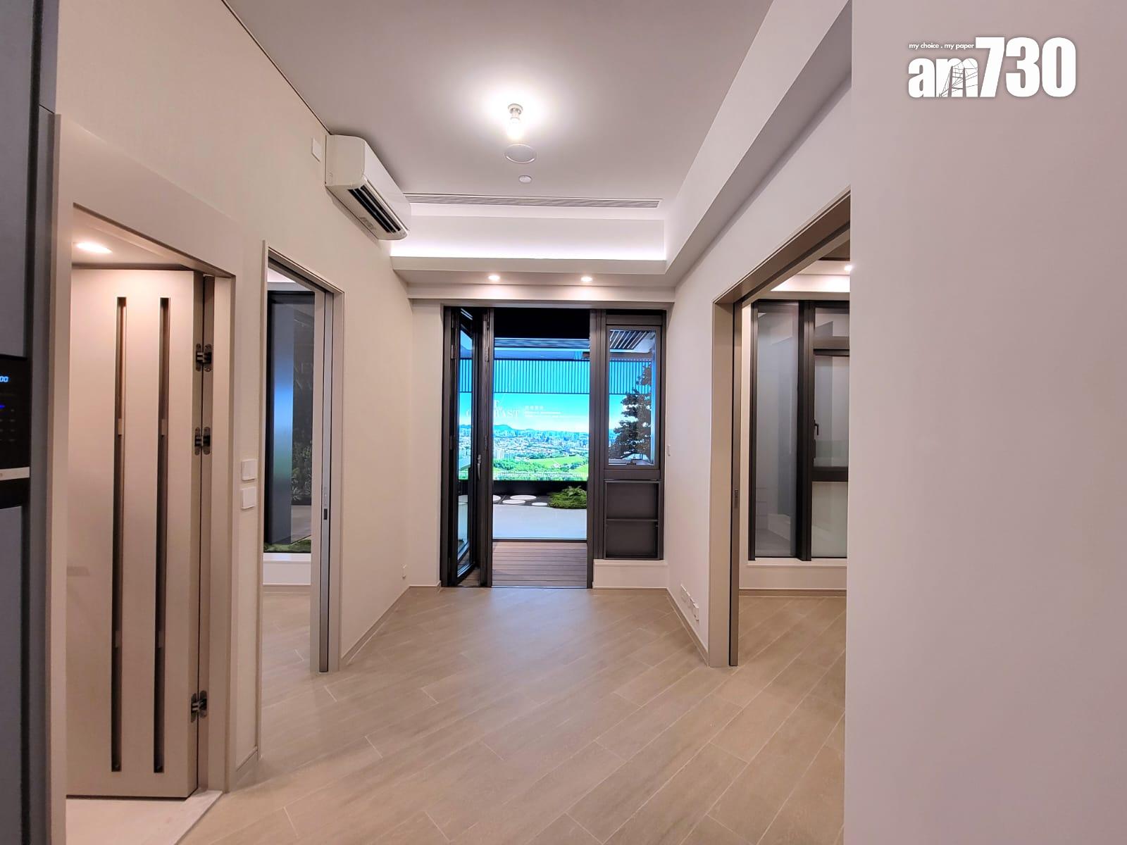 曉柏峰示範單位|411呎兩房直擊 3.5米特高樓底+「三合一」露台設計 別具空間感|多圖