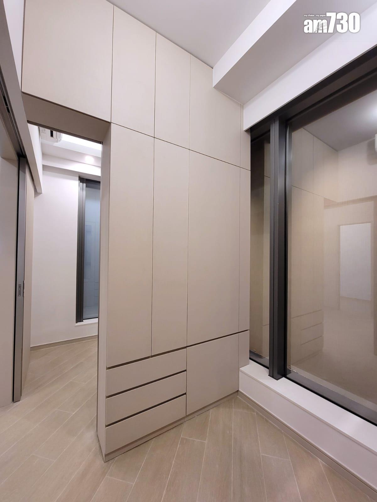 曉柏峰示範單位|411呎兩房直擊 3.5米特高樓底+「三合一」露台設計 別具空間感|多圖