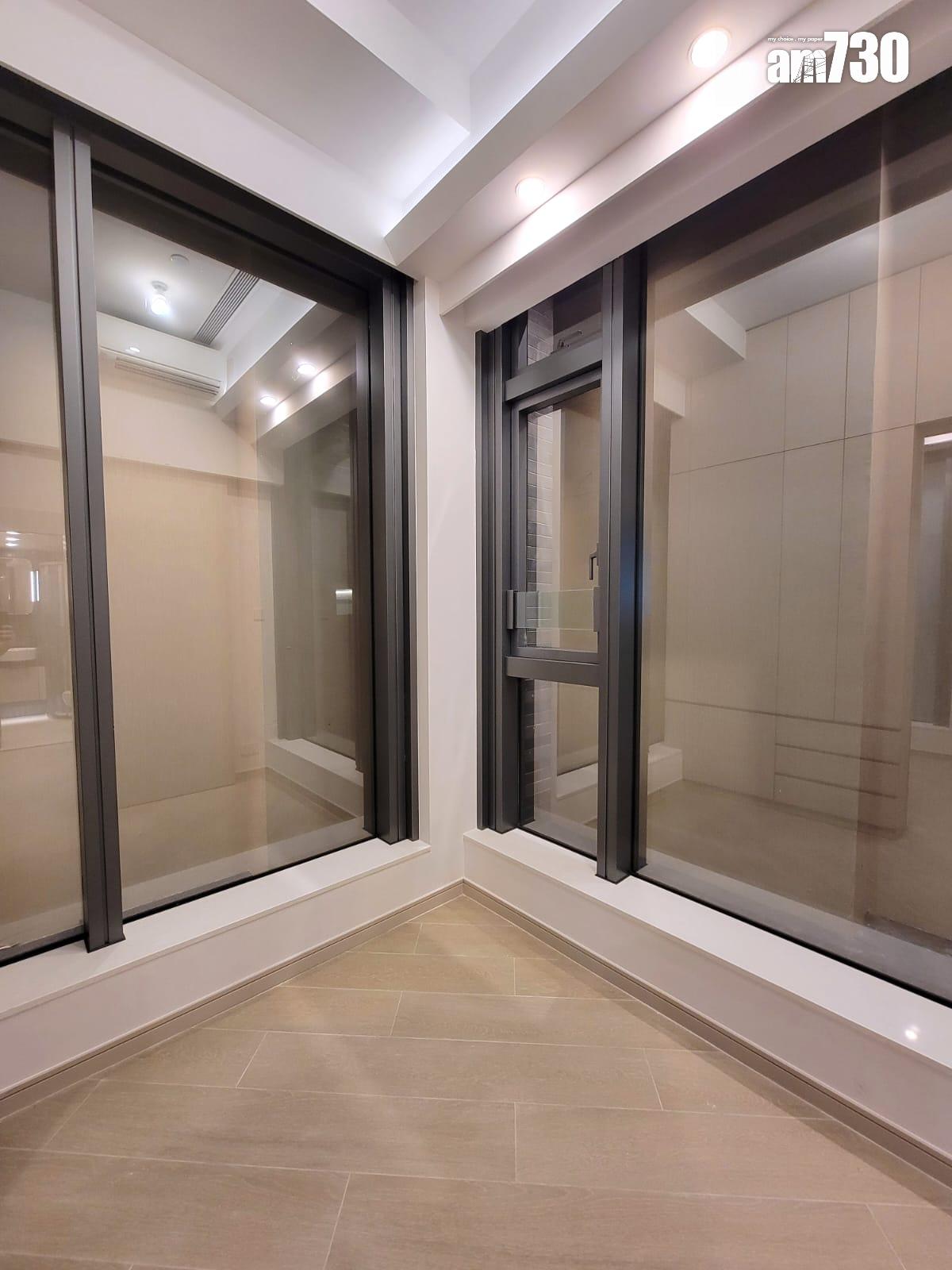 曉柏峰示範單位|411呎兩房直擊 3.5米特高樓底+「三合一」露台設計 別具空間感|多圖