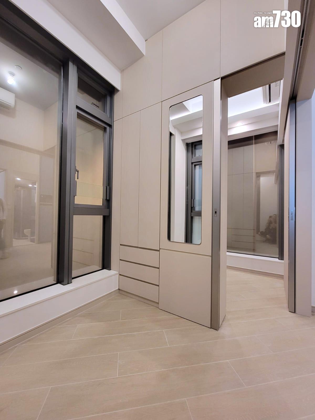 曉柏峰示範單位|411呎兩房直擊 3.5米特高樓底+「三合一」露台設計 別具空間感|多圖