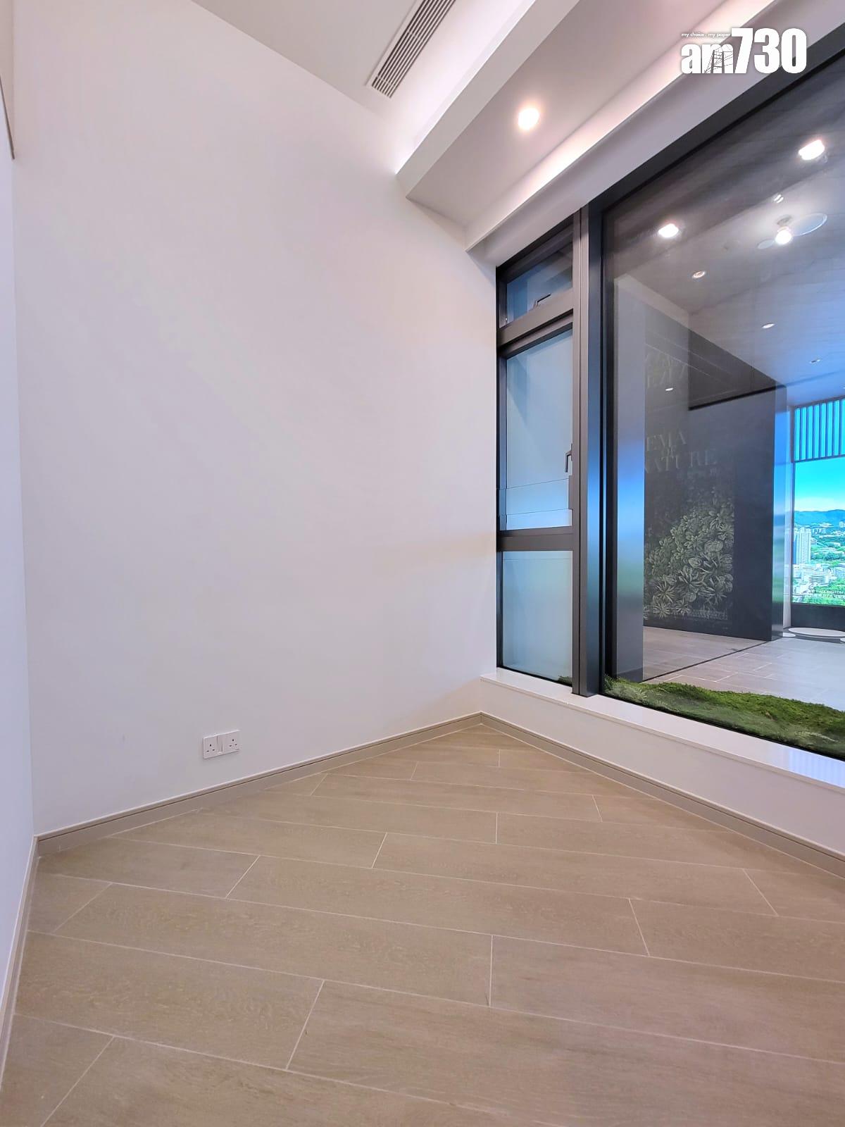 曉柏峰示範單位|411呎兩房直擊 3.5米特高樓底+「三合一」露台設計 別具空間感|多圖