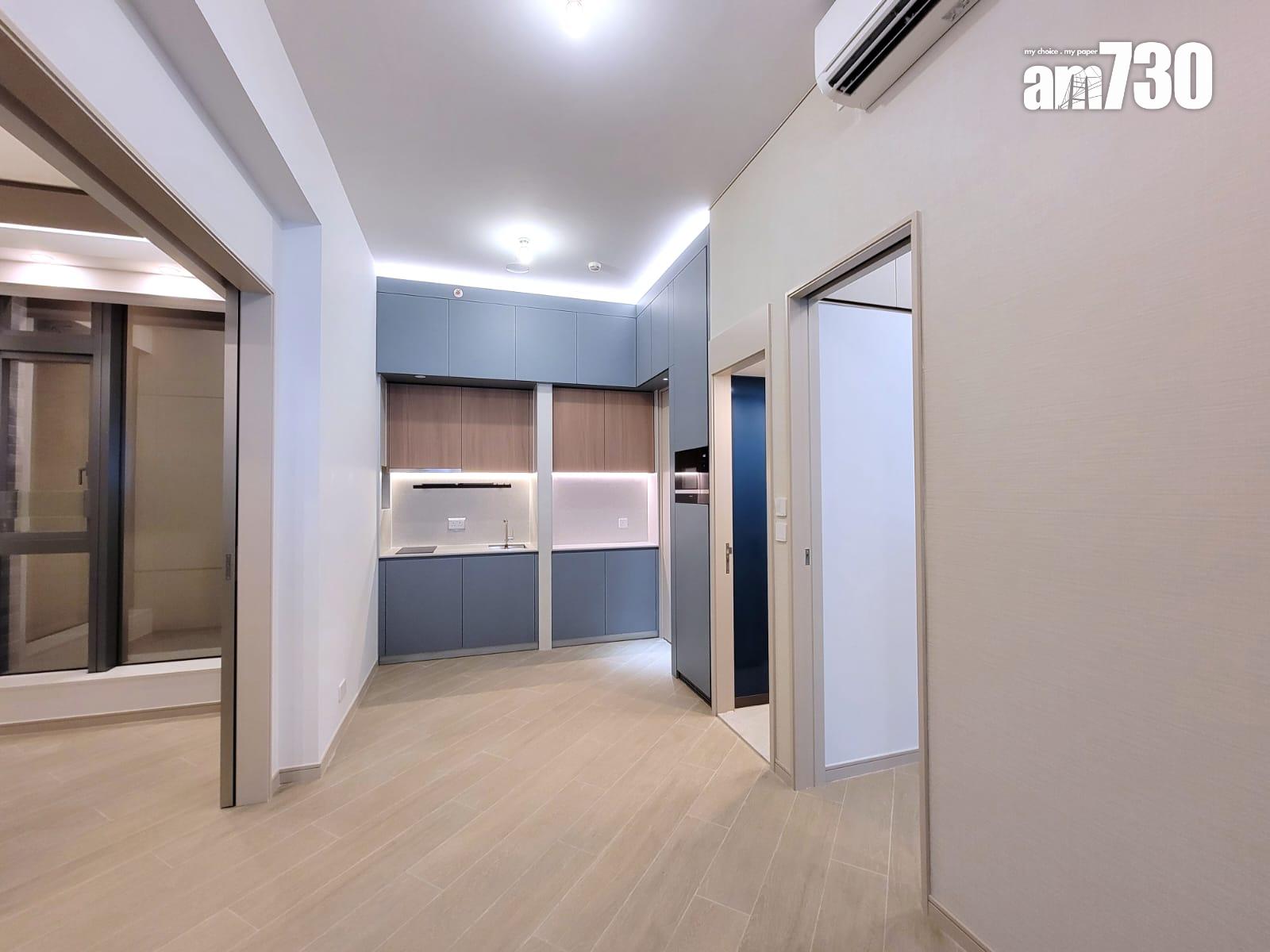 曉柏峰示範單位|411呎兩房直擊 3.5米特高樓底+「三合一」露台設計 別具空間感|多圖