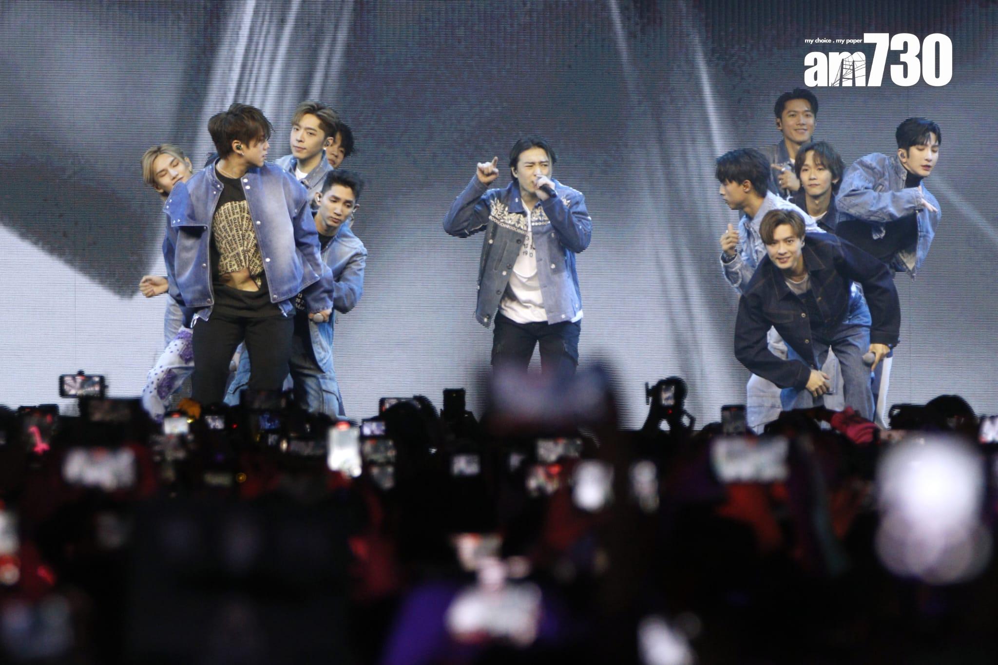 MIRROR現場唱出今年團歌《Catch a Vibe》。