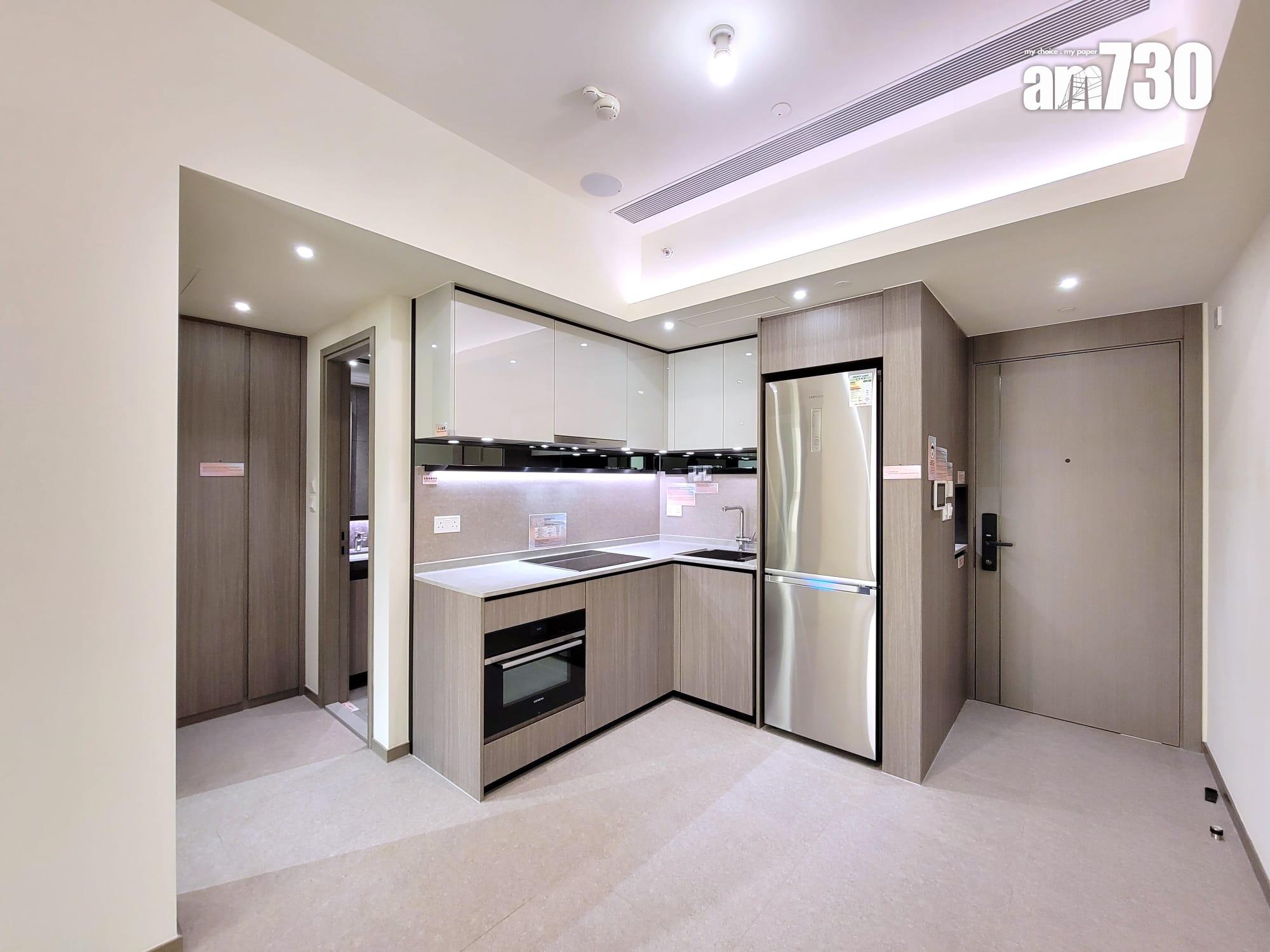 YOHO WEST示範單位|兩房及三房曝光 特大露台設計 戶戶附格柵架增添實用|多圖有片