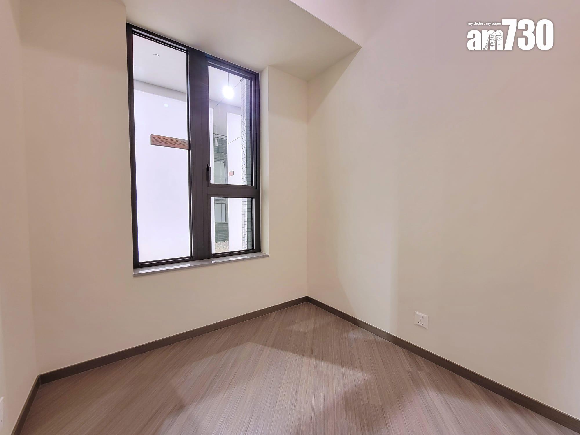 YOHO WEST示範單位|兩房及三房曝光 特大露台設計 戶戶附格柵架增添實用|多圖有片